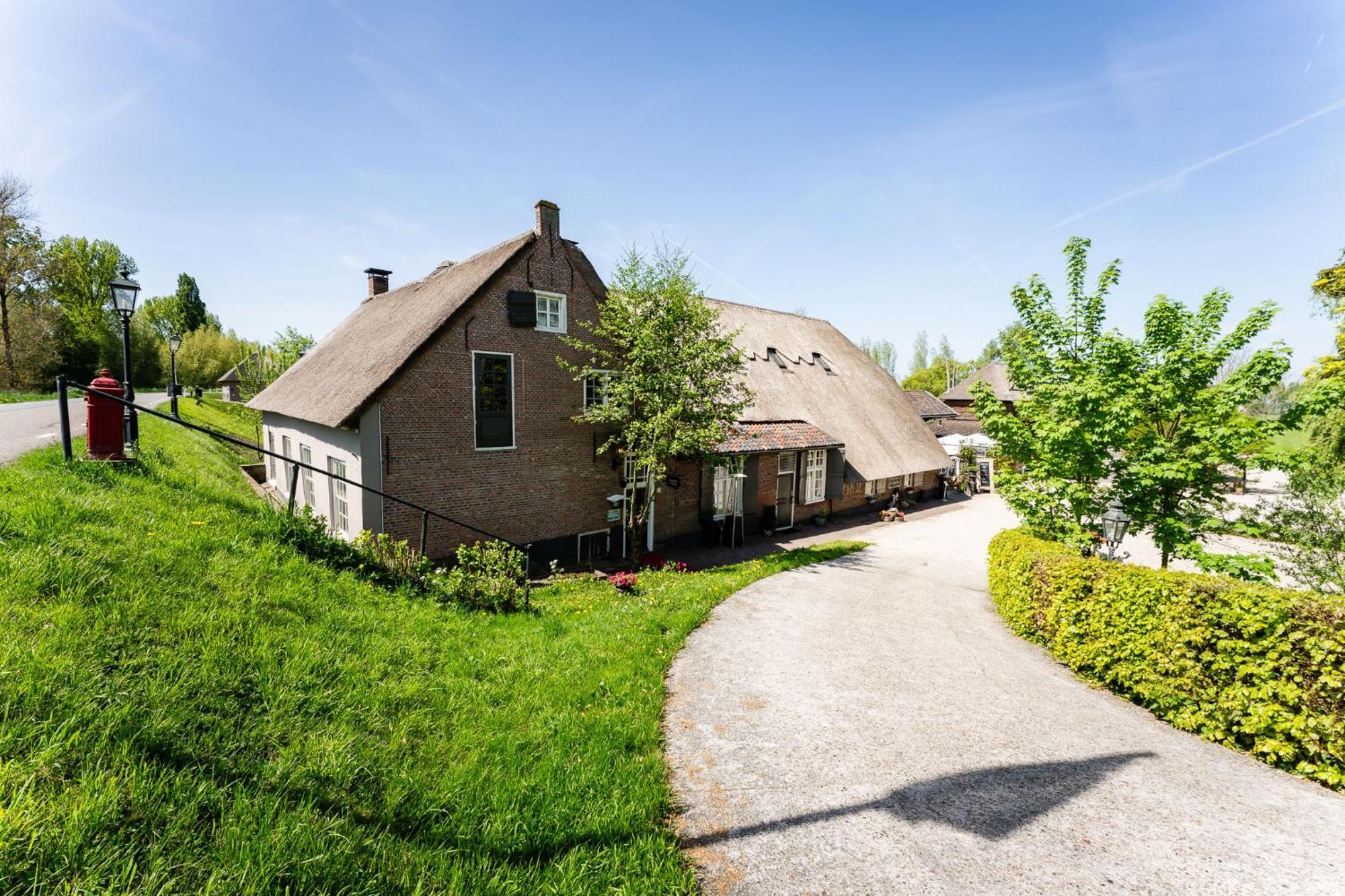 Herberg De Lingehoeve Oosterwijk Exteriör bild